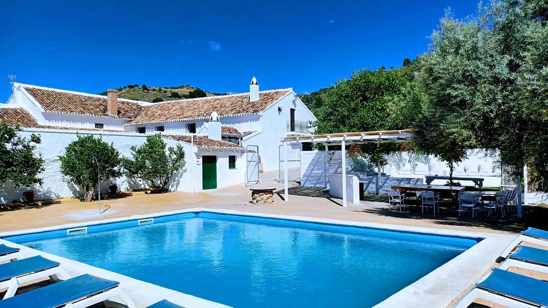 Cortijo Alzamigaja contacts